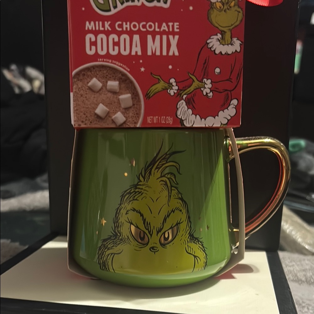 Grinch Green Mug with Gold Handle and Cocoa Mix